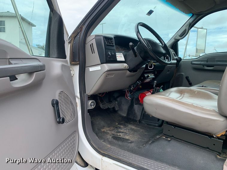 image for item DP8725 2000  Ford F650 Super Duty  vacuum truck