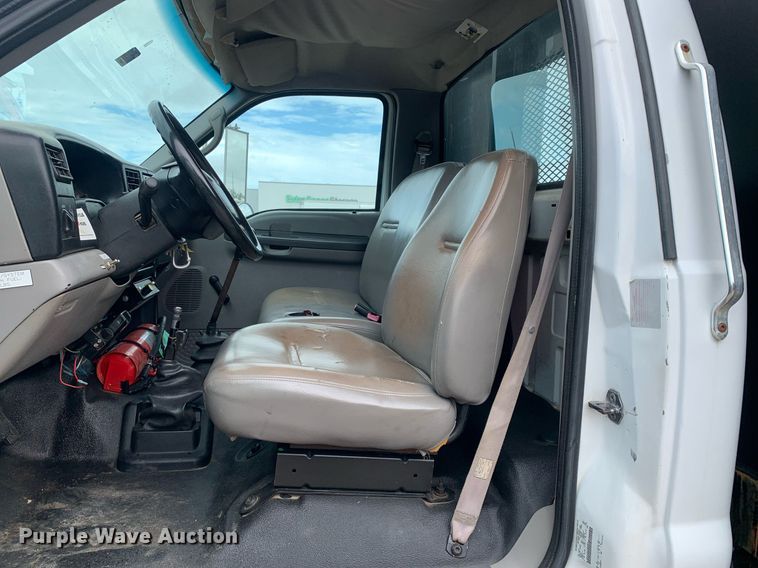 image for item DP8725 2000  Ford F650 Super Duty  vacuum truck