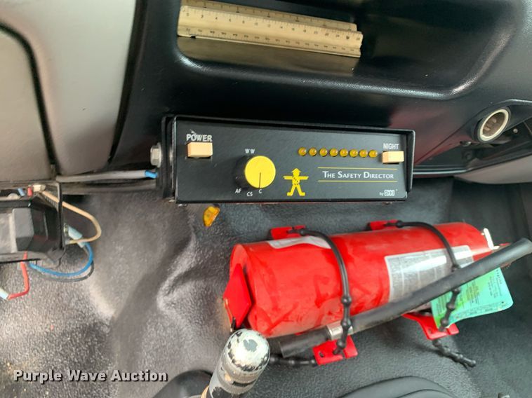 image for item DP8725 2000  Ford F650 Super Duty  vacuum truck