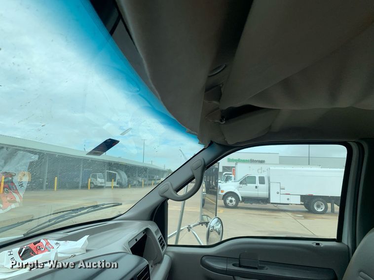 image for item DP8725 2000  Ford F650 Super Duty  vacuum truck