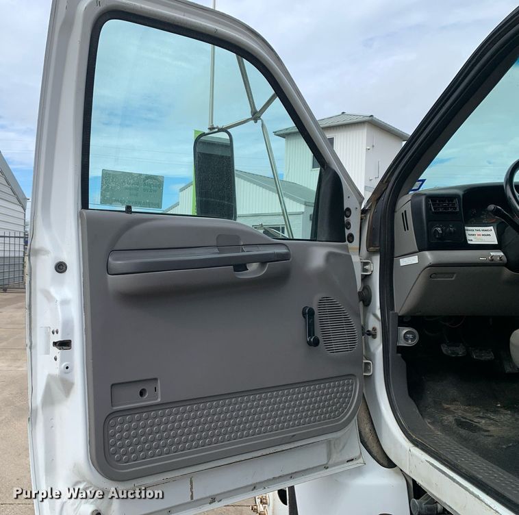 image for item DP8725 2000  Ford F650 Super Duty  vacuum truck