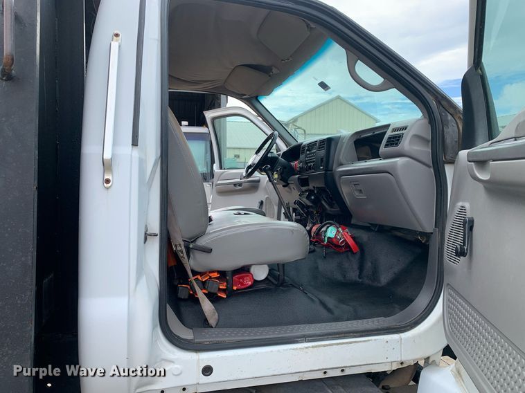 image for item DP8725 2000  Ford F650 Super Duty  vacuum truck