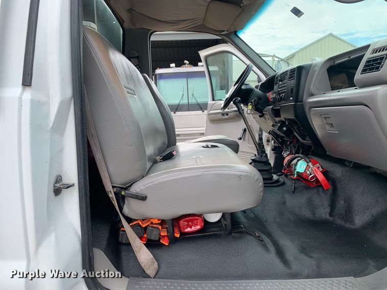 image for item DP8725 2000  Ford F650 Super Duty  vacuum truck