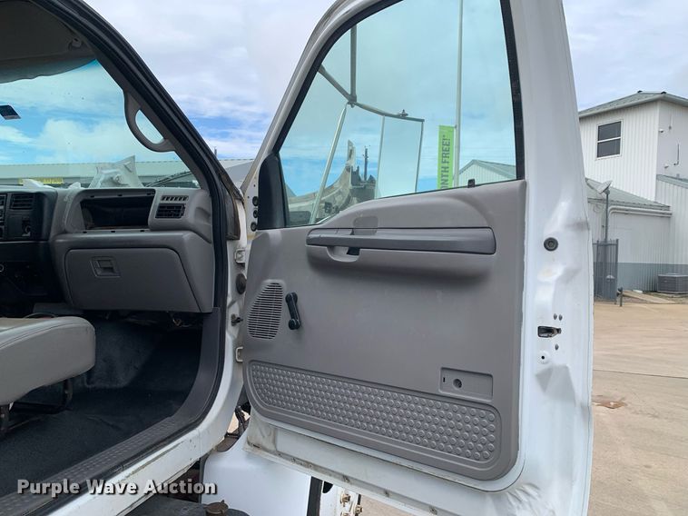 image for item DP8725 2000  Ford F650 Super Duty  vacuum truck