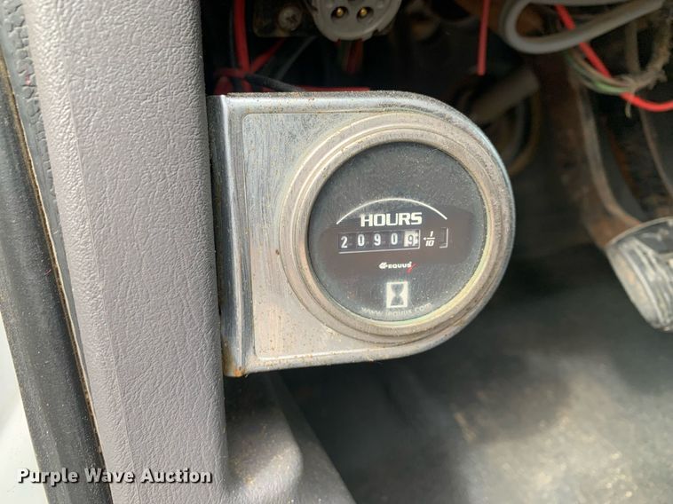 image for item DP8725 2000  Ford F650 Super Duty  vacuum truck