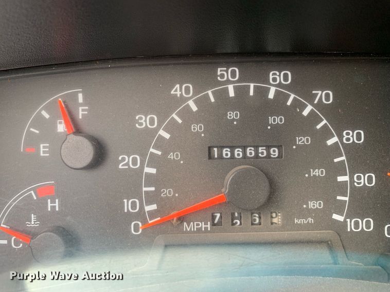 image for item DP8725 2000  Ford F650 Super Duty  vacuum truck