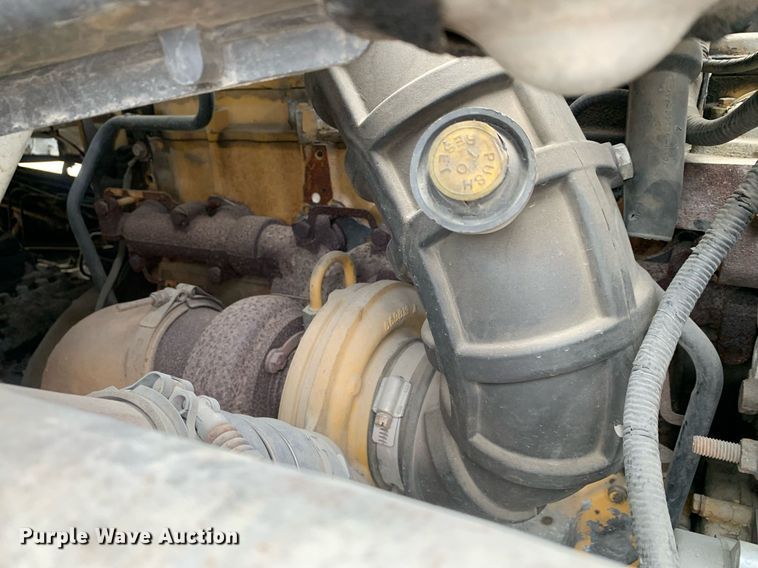 image for item DP8725 2000  Ford F650 Super Duty  vacuum truck