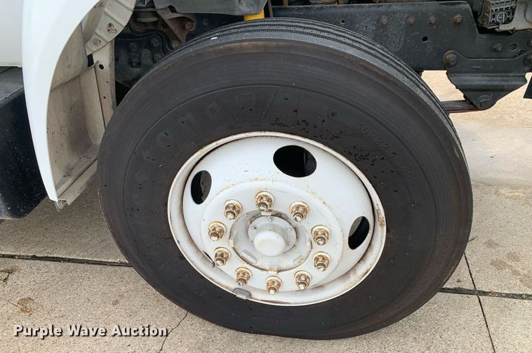 image for item DP8725 2000  Ford F650 Super Duty  vacuum truck