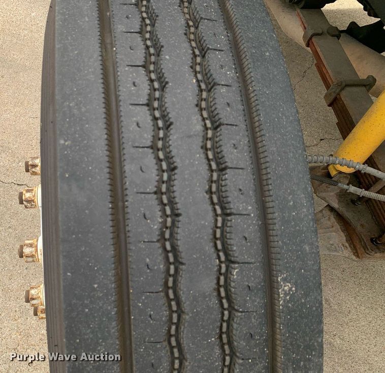 image for item DP8725 2000  Ford F650 Super Duty  vacuum truck