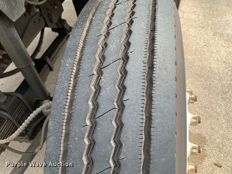 image for item DP8725 2000  Ford F650 Super Duty  vacuum truck