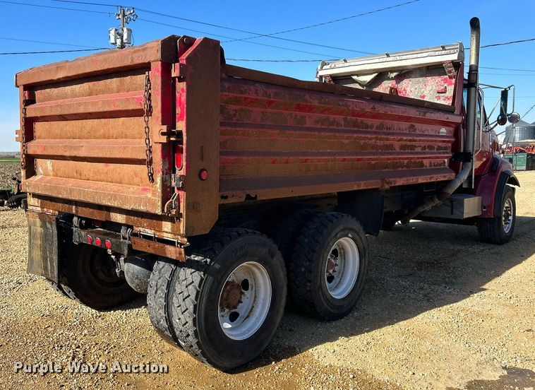image for item DQ1010 2006 Sterling L8500  dump truck