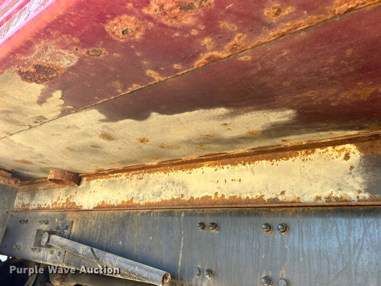 image for item DQ1010 2006 Sterling L8500  dump truck