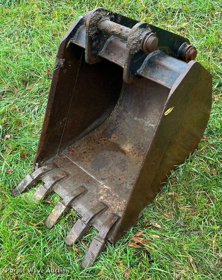 image for item DQ1015 24" W excavator bucket