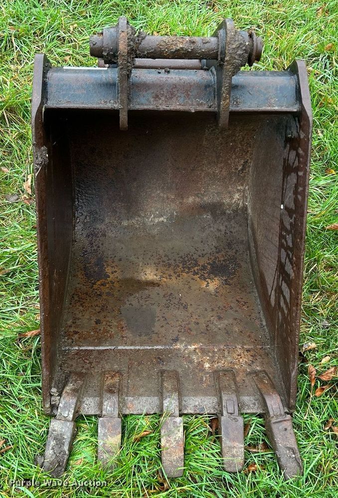 image for item DQ1015 24" W excavator bucket
