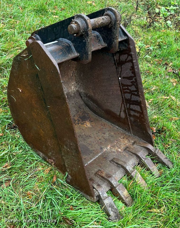 image for item DQ1015 24" W excavator bucket