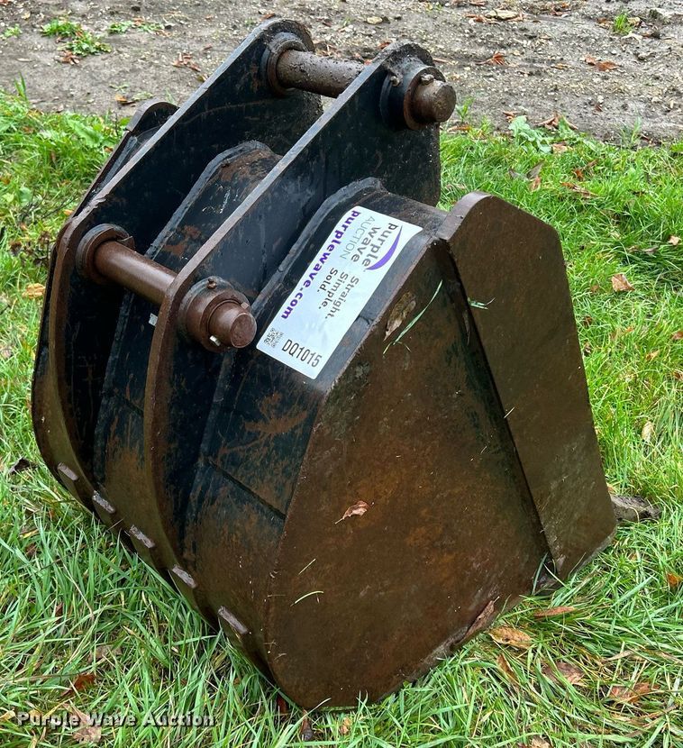 image for item DQ1015 24" W excavator bucket