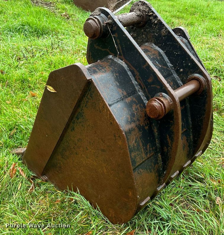 image for item DQ1015 24" W excavator bucket