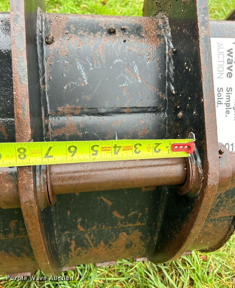 image for item DQ1015 24" W excavator bucket