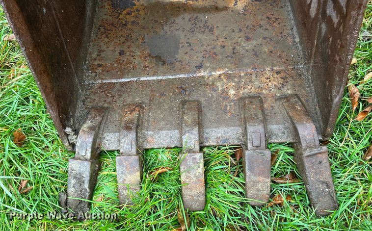 image for item DQ1015 24" W excavator bucket