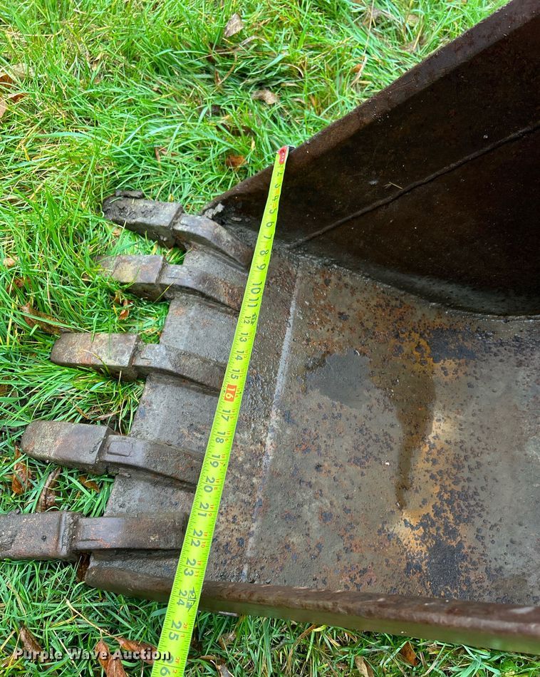 image for item DQ1015 24" W excavator bucket