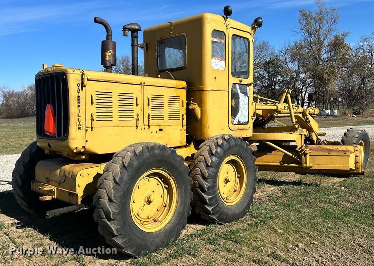 image for item DQ1023 1955 Caterpillar 12  rigid frame motor grader