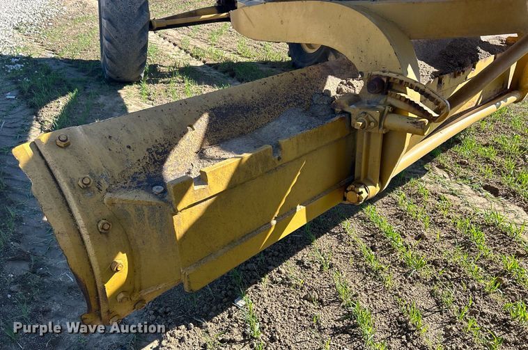 image for item DQ1023 1955 Caterpillar 12  rigid frame motor grader