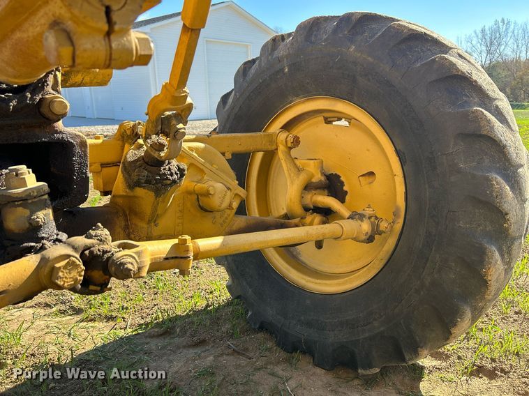 image for item DQ1023 1955 Caterpillar 12  rigid frame motor grader