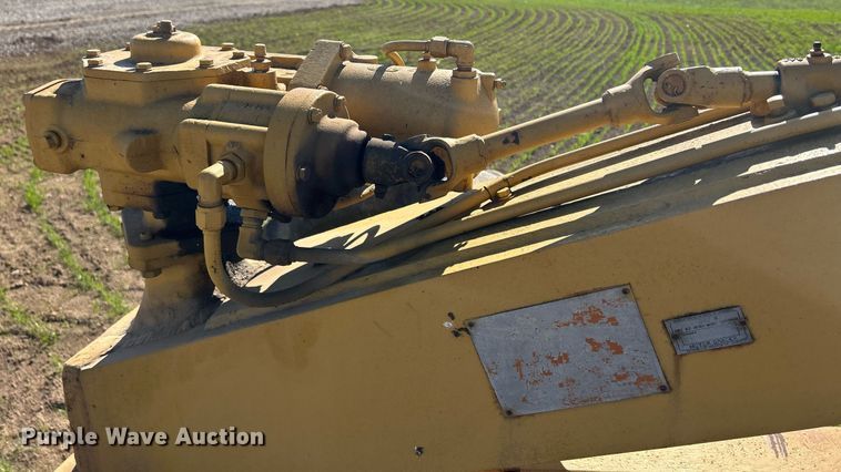 image for item DQ1023 1955 Caterpillar 12  rigid frame motor grader