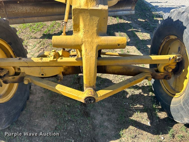 image for item DQ1023 1955 Caterpillar 12  rigid frame motor grader