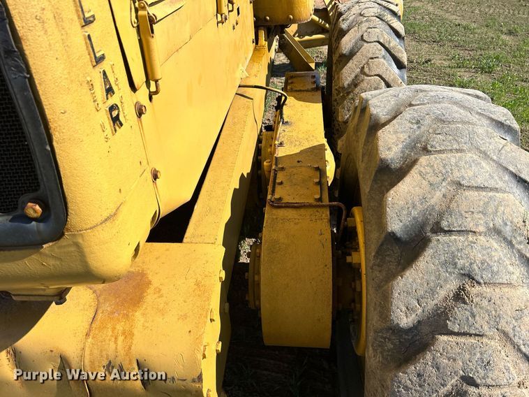 image for item DQ1023 1955 Caterpillar 12  rigid frame motor grader