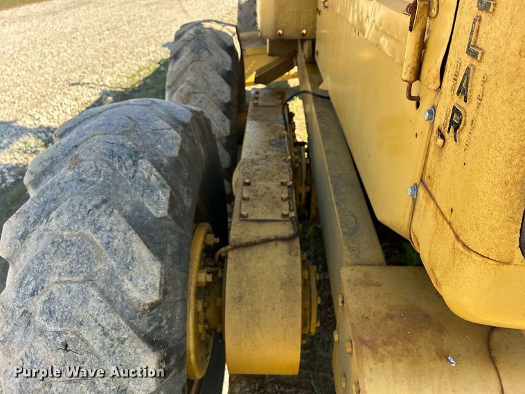 image for item DQ1023 1955 Caterpillar 12  rigid frame motor grader