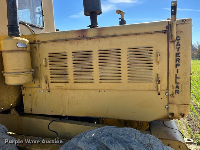 image for item DQ1023 1955 Caterpillar 12  rigid frame motor grader