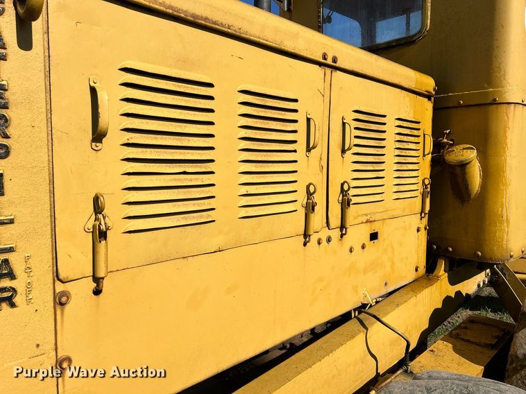 image for item DQ1023 1955 Caterpillar 12  rigid frame motor grader