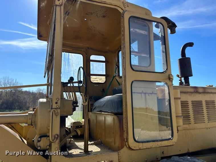 image for item DQ1023 1955 Caterpillar 12  rigid frame motor grader