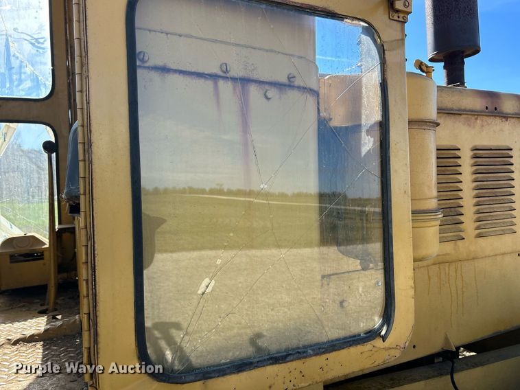 image for item DQ1023 1955 Caterpillar 12  rigid frame motor grader