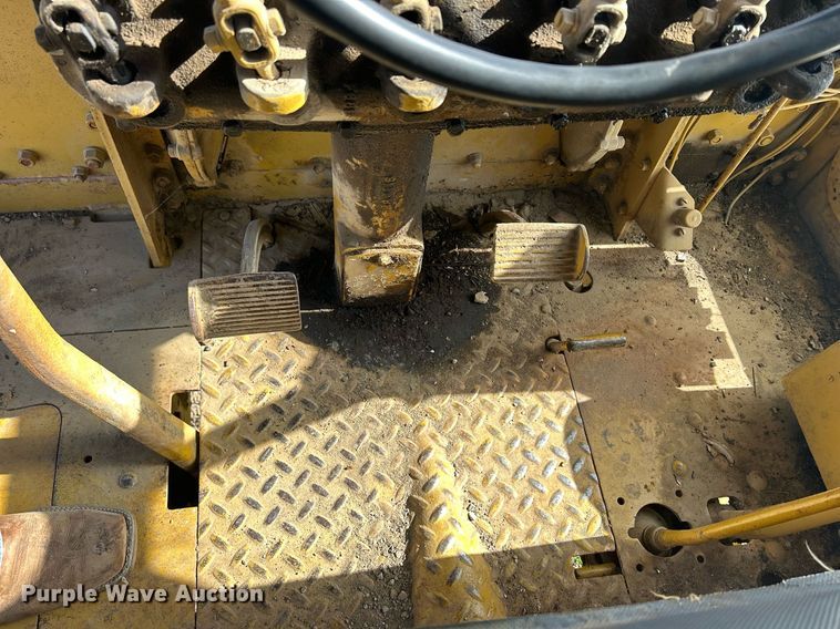 image for item DQ1023 1955 Caterpillar 12  rigid frame motor grader