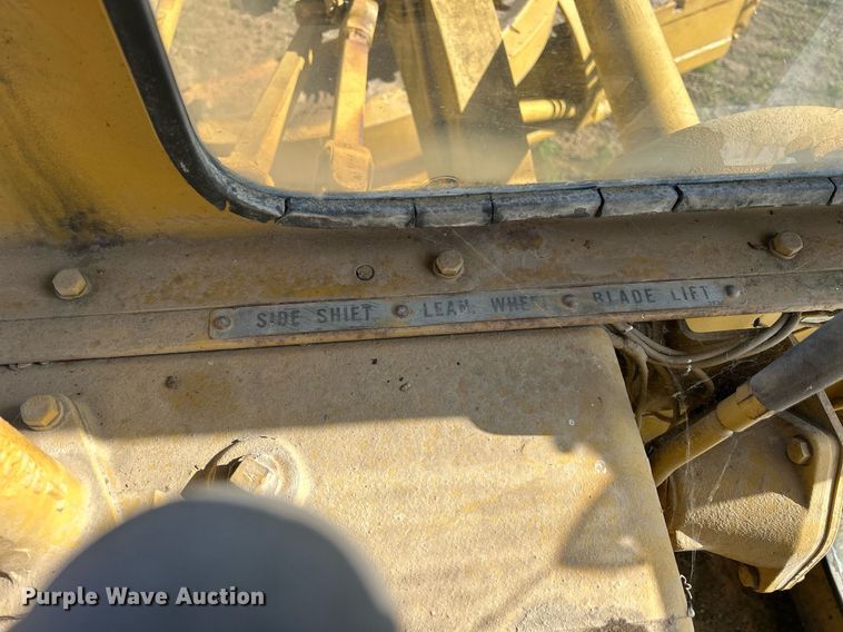 image for item DQ1023 1955 Caterpillar 12  rigid frame motor grader