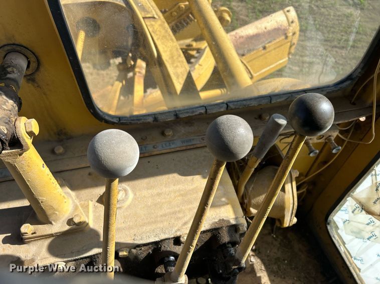 image for item DQ1023 1955 Caterpillar 12  rigid frame motor grader