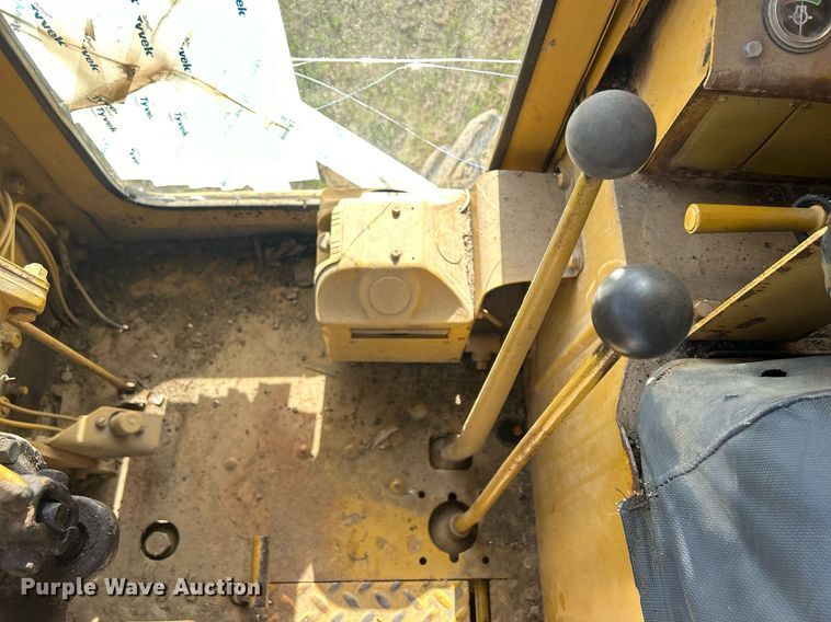 image for item DQ1023 1955 Caterpillar 12  rigid frame motor grader