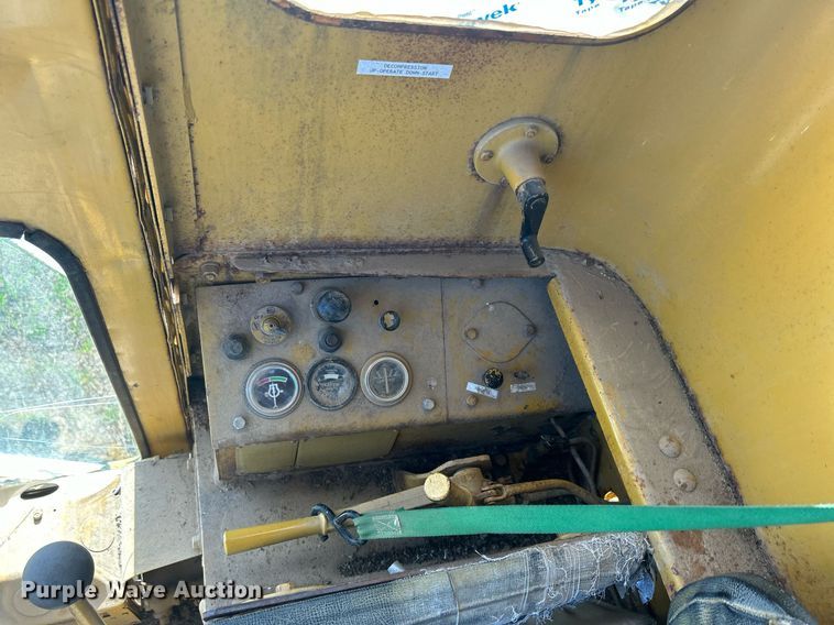 image for item DQ1023 1955 Caterpillar 12  rigid frame motor grader