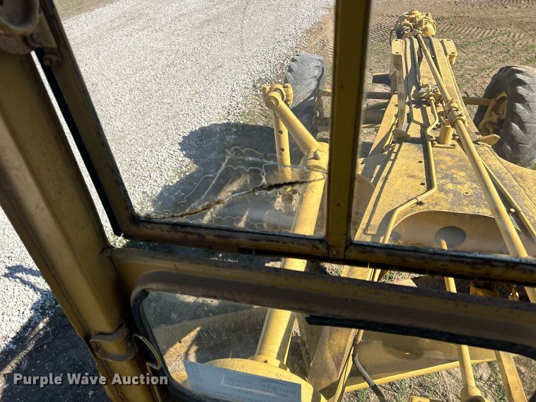 image for item DQ1023 1955 Caterpillar 12  rigid frame motor grader