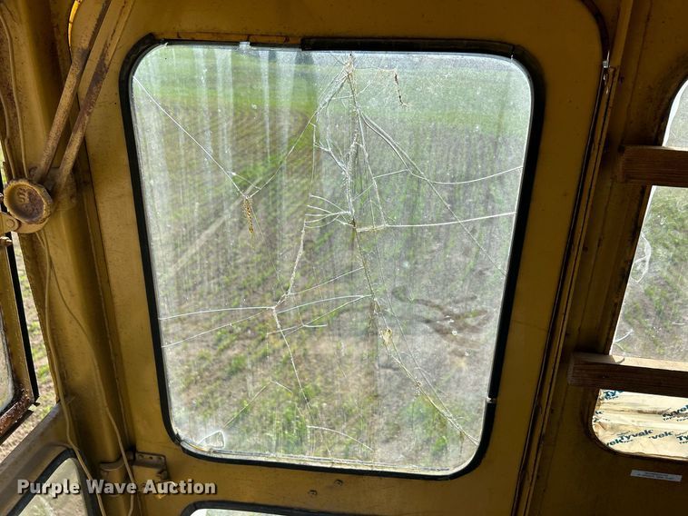 image for item DQ1023 1955 Caterpillar 12  rigid frame motor grader