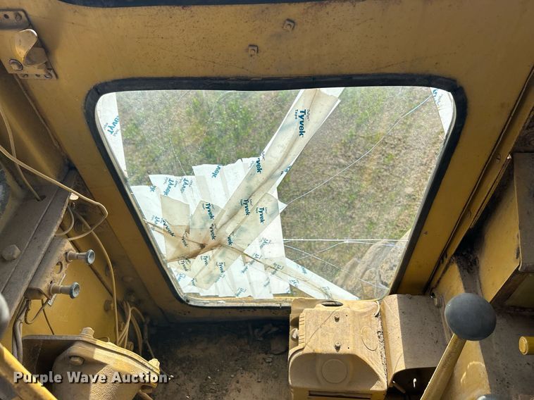 image for item DQ1023 1955 Caterpillar 12  rigid frame motor grader