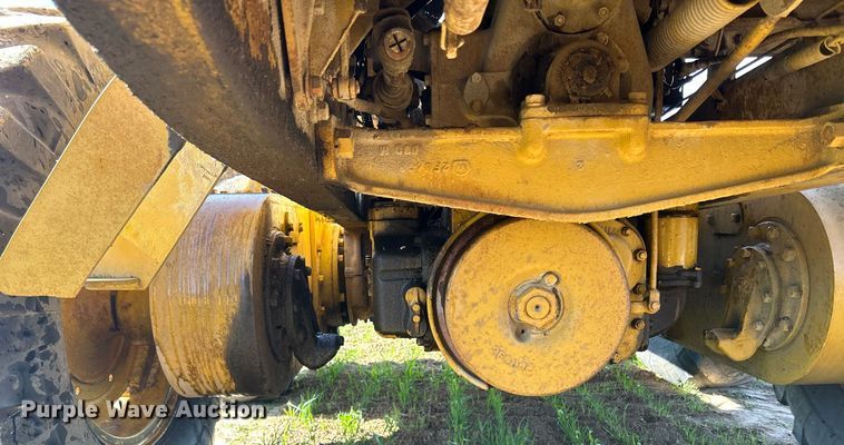 image for item DQ1023 1955 Caterpillar 12  rigid frame motor grader