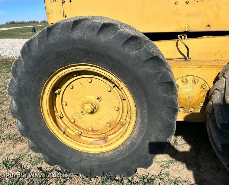 image for item DQ1023 1955 Caterpillar 12  rigid frame motor grader