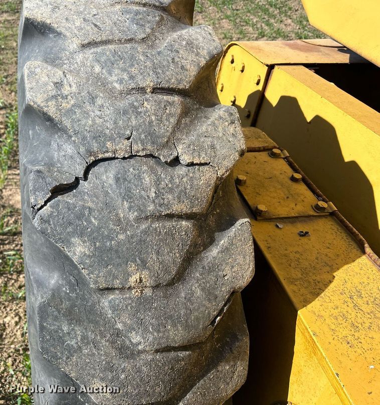 image for item DQ1023 1955 Caterpillar 12  rigid frame motor grader