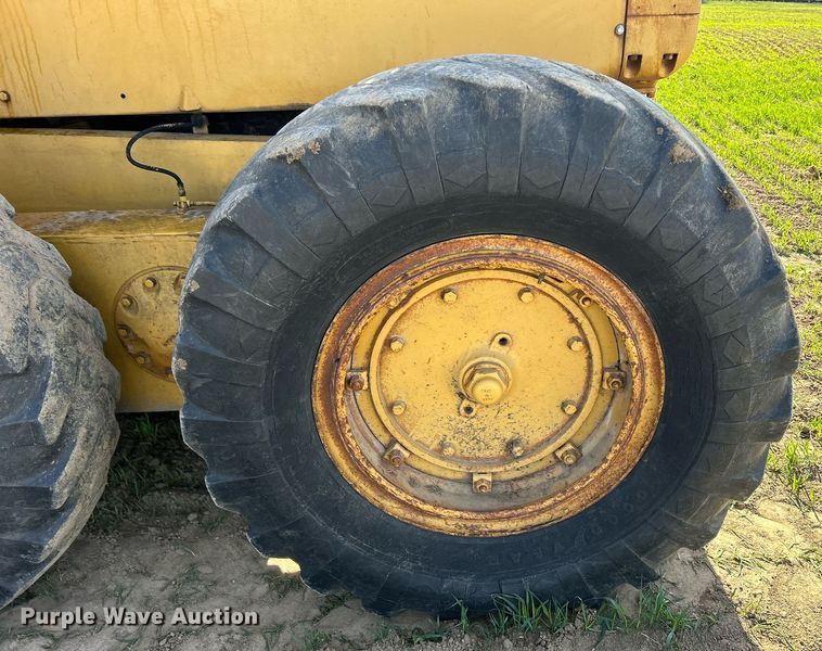 image for item DQ1023 1955 Caterpillar 12  rigid frame motor grader