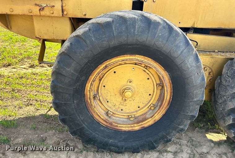 image for item DQ1023 1955 Caterpillar 12  rigid frame motor grader