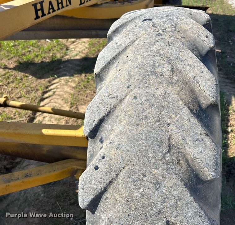 image for item DQ1023 1955 Caterpillar 12  rigid frame motor grader