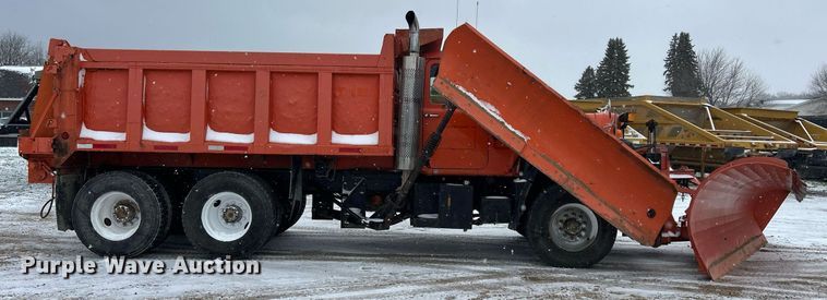 image for item DQ1026 1992 Mack RD690S  dump truck